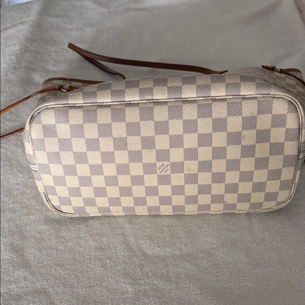 Louis Vuitton Neverfull Cream and Brown Checkered Tote ** Reasonable offers ** - Picture 4 of 8